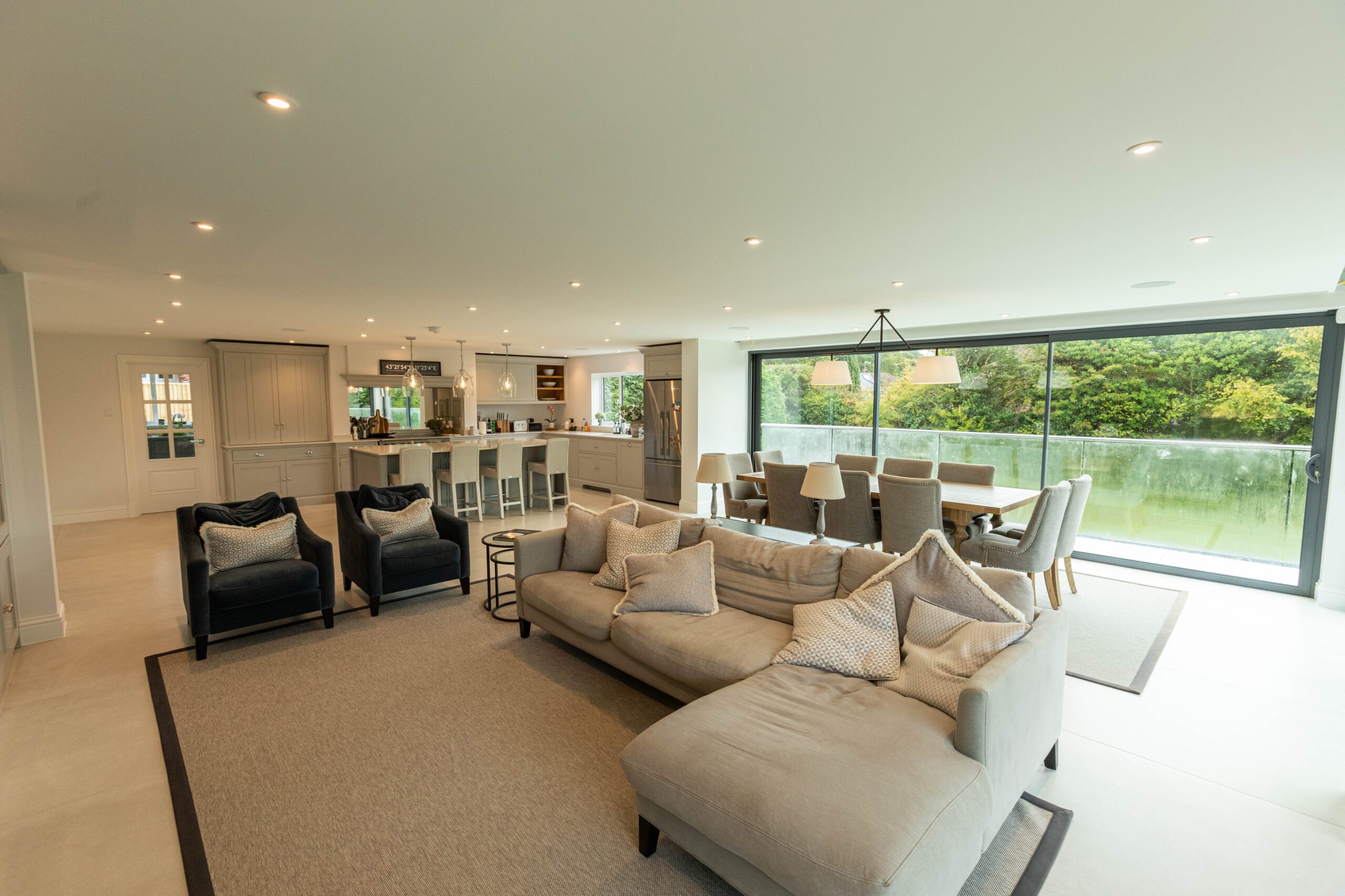 YES Vision ultra-slim sliding doors, Tonbridge project