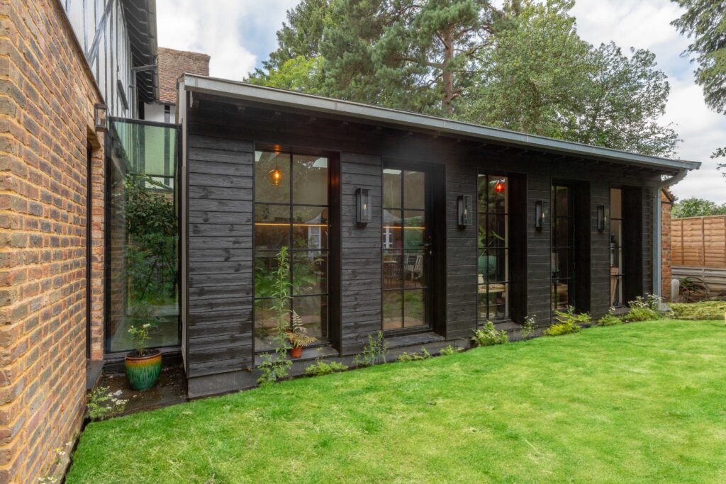 YES Frameless glass-to-glass links