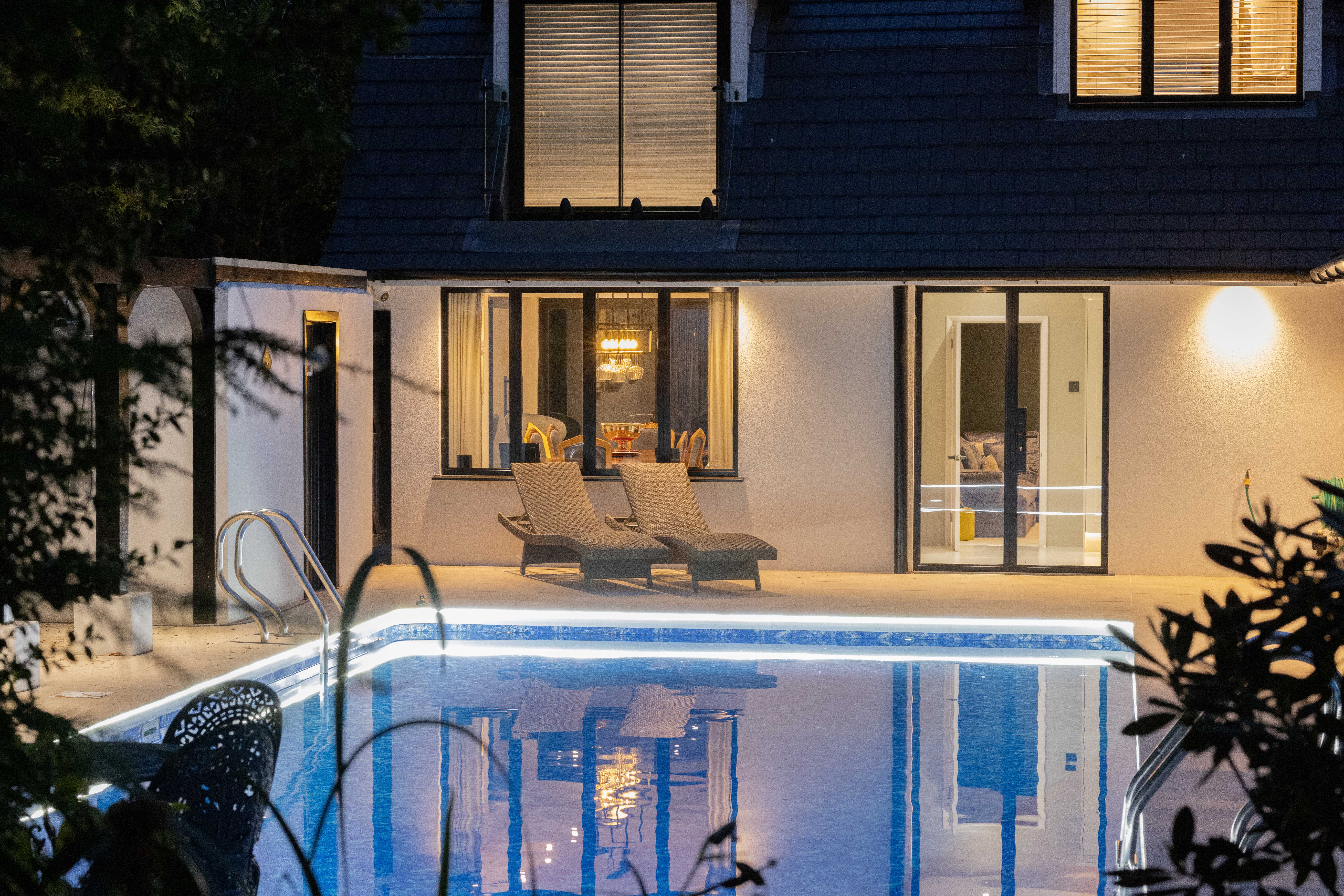 Aluminium YES Steel Look external window and doors